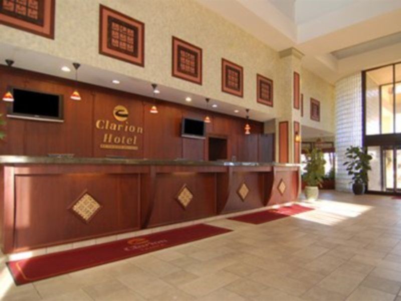 Quality Inn & Conference Center Тампа Екстериор снимка